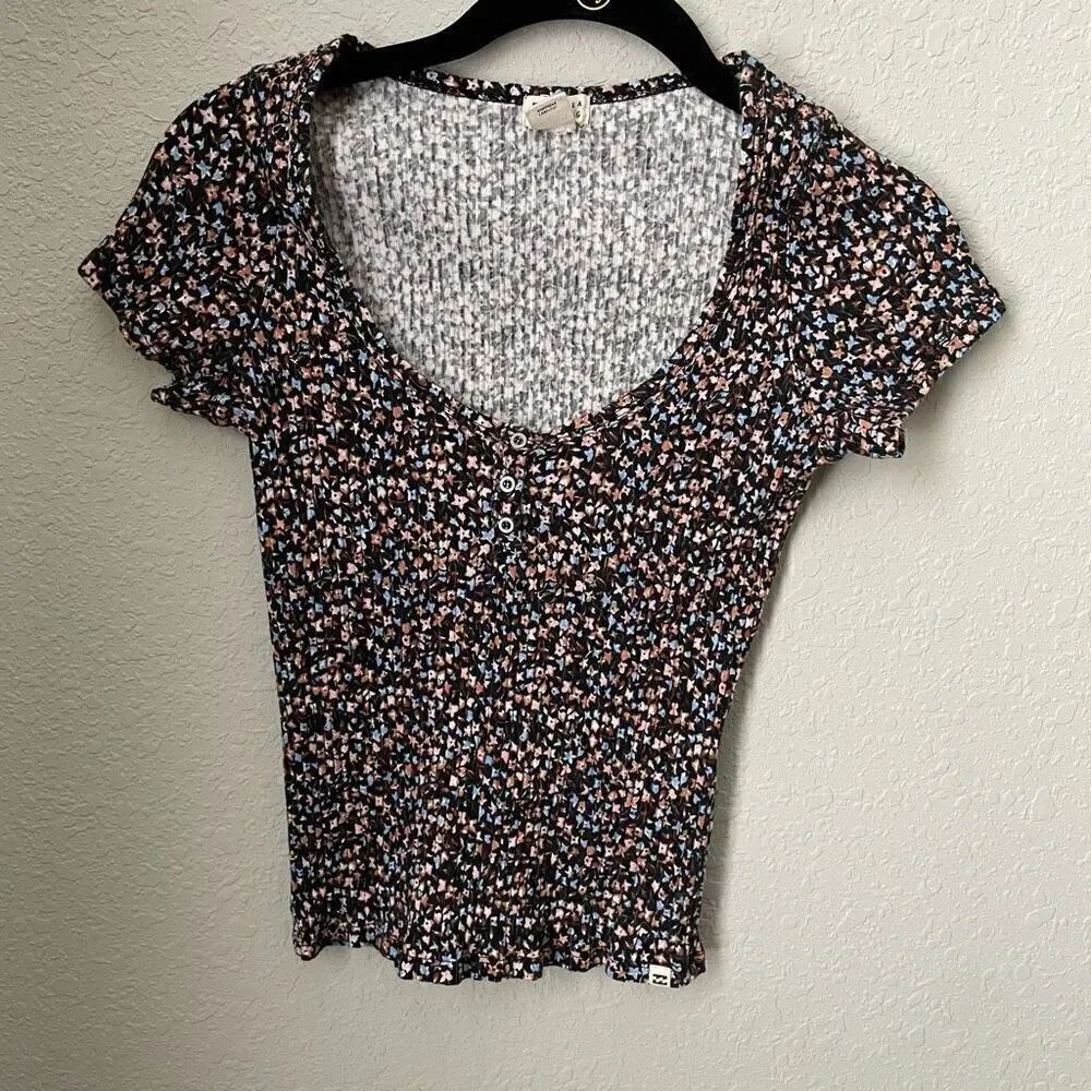 Billabong Black Floral Bayside Crop Size Medium